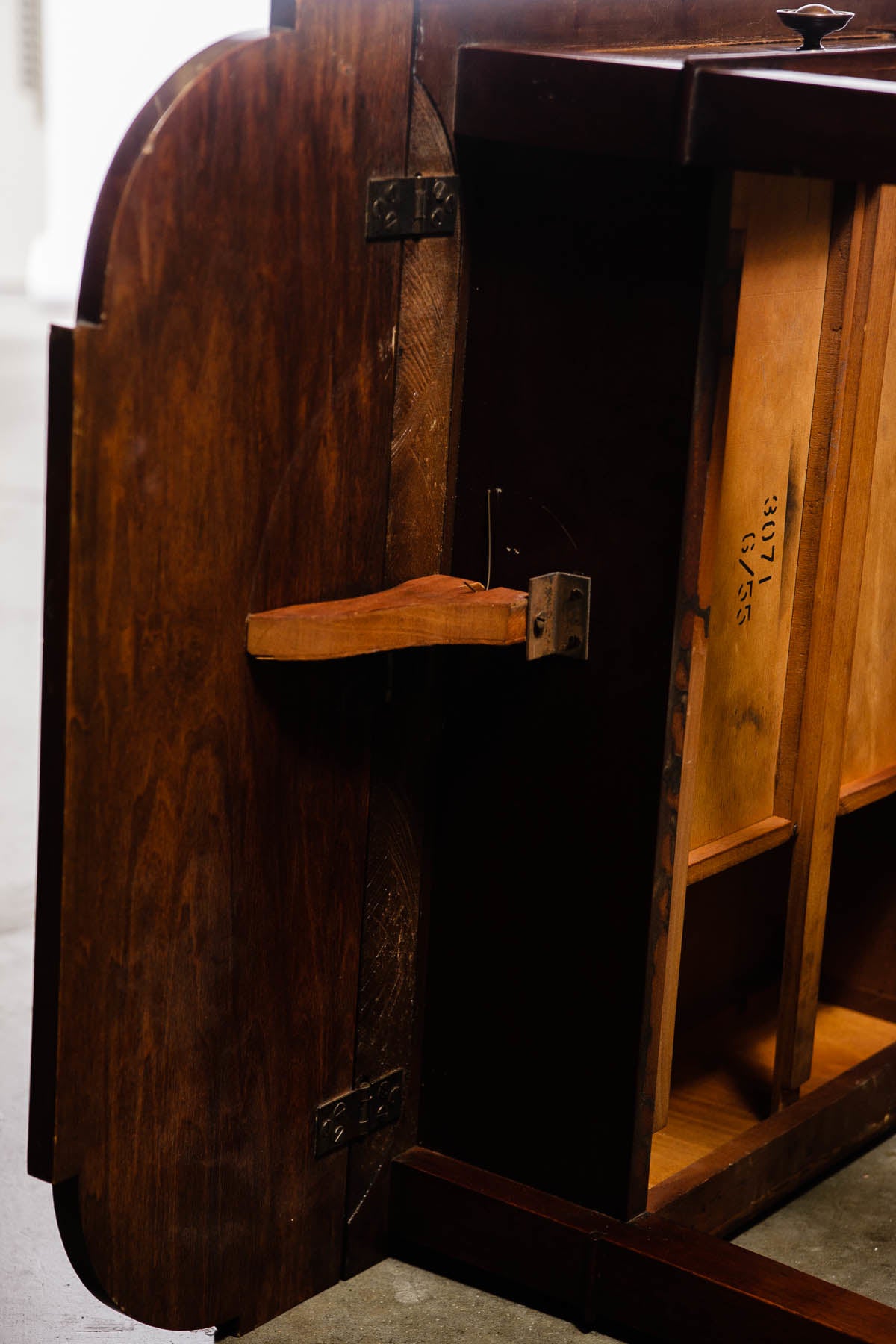 Vintage Leather Top Drop Leaf Mahogany Pembroke Side Table