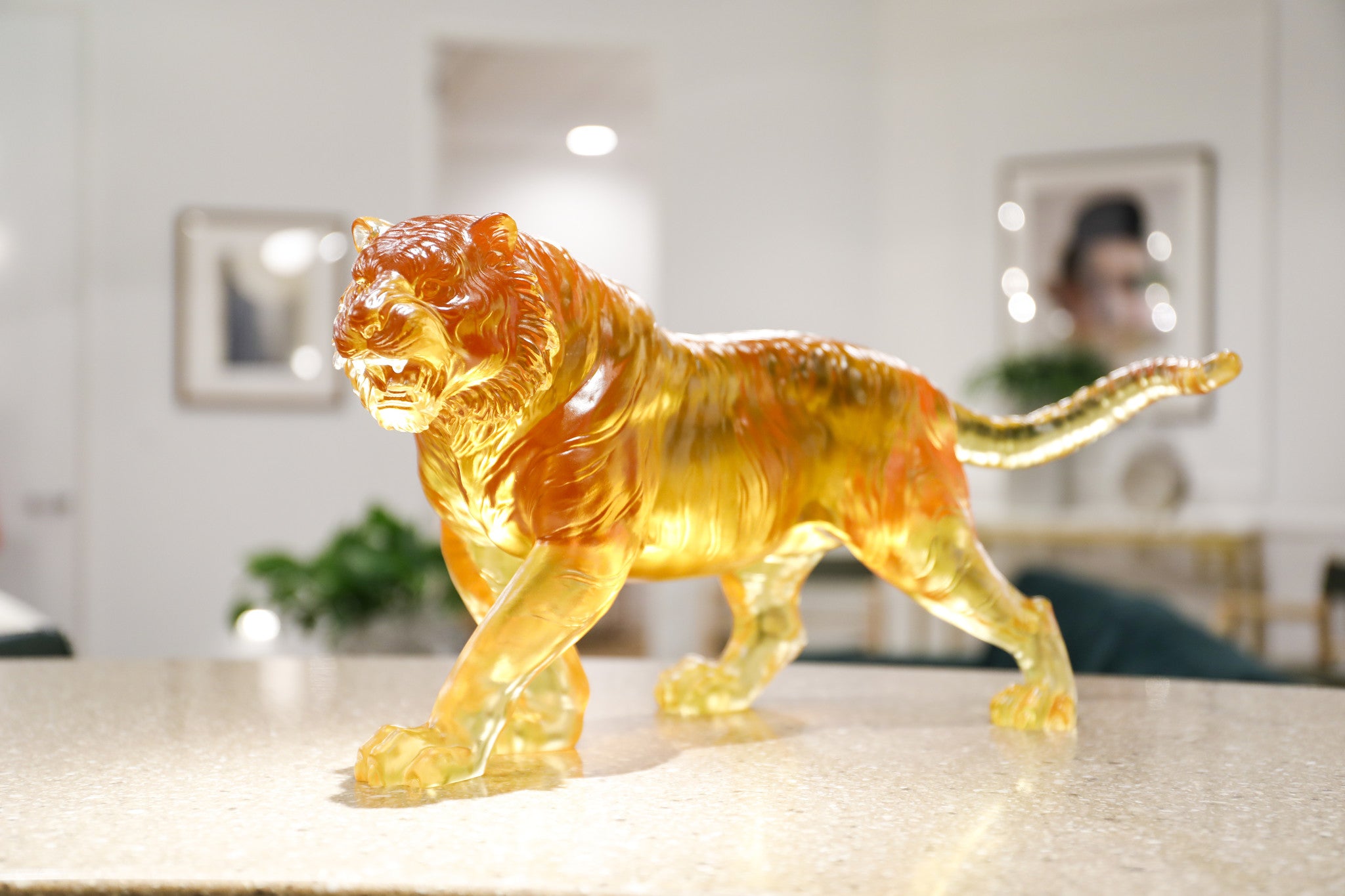 LIULI Crystal Art Crystal Tiger, Chinese Zodiac, Path of the Illuminated King