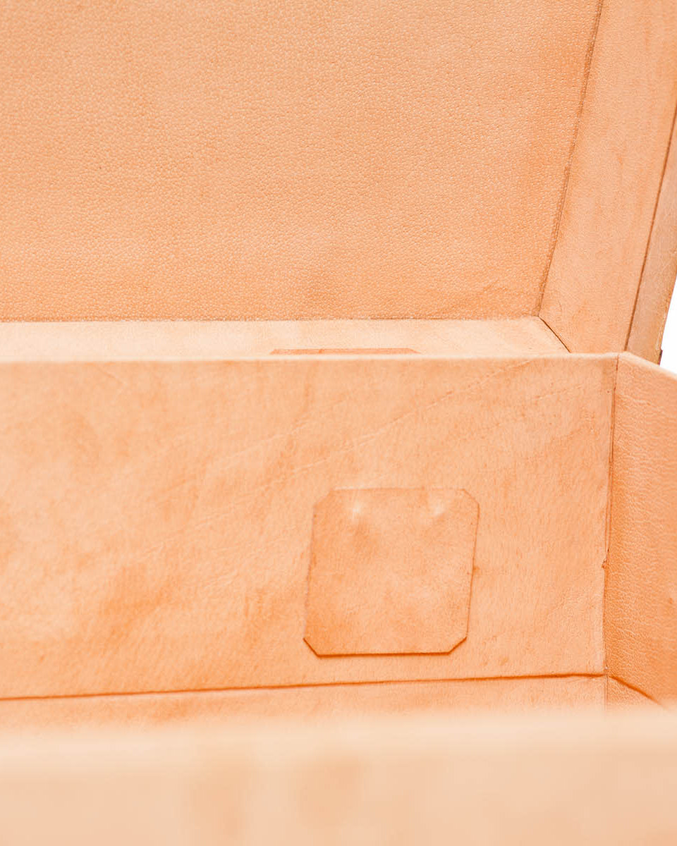 Natural Regalia Wide Leather Box (34")