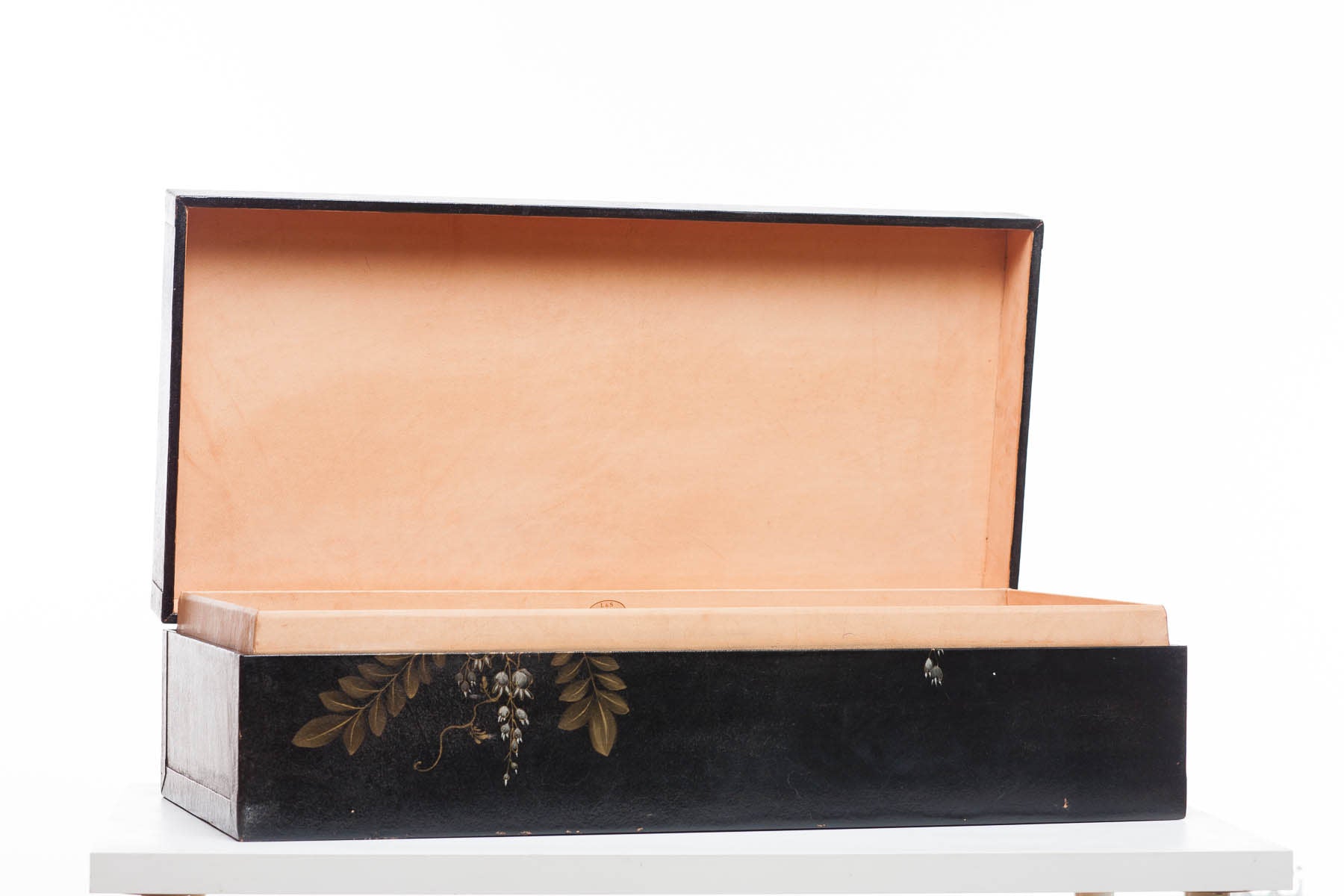 Black Vitality Wide Leather Box (34")