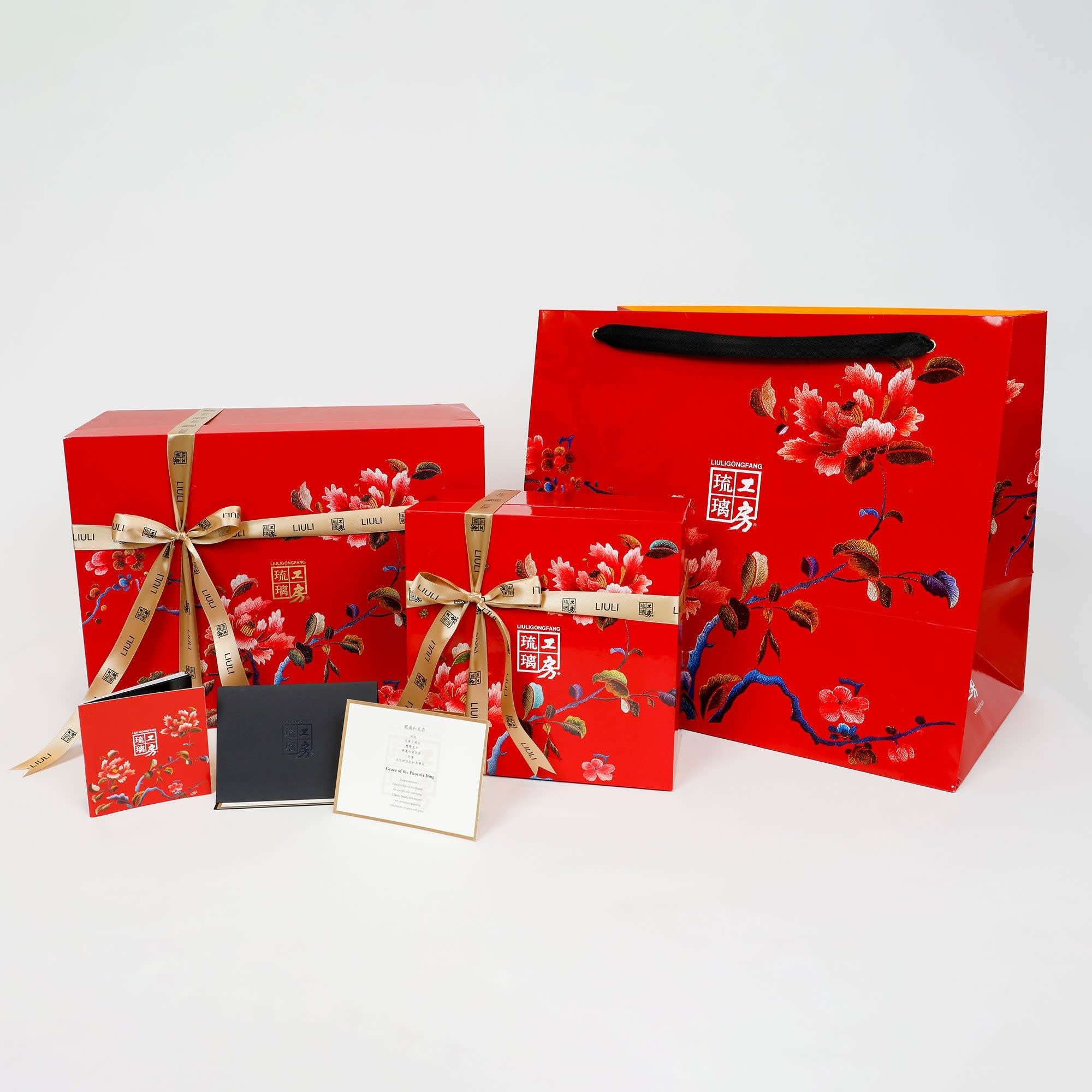 LIULI Crystal Art Crystal Goldfish, "Harmonious Beauty"