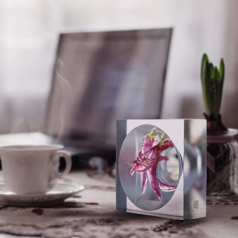 LIULI Crystal Art Crystal Chili Sculpture, "Only Sincerity is Everlasting"