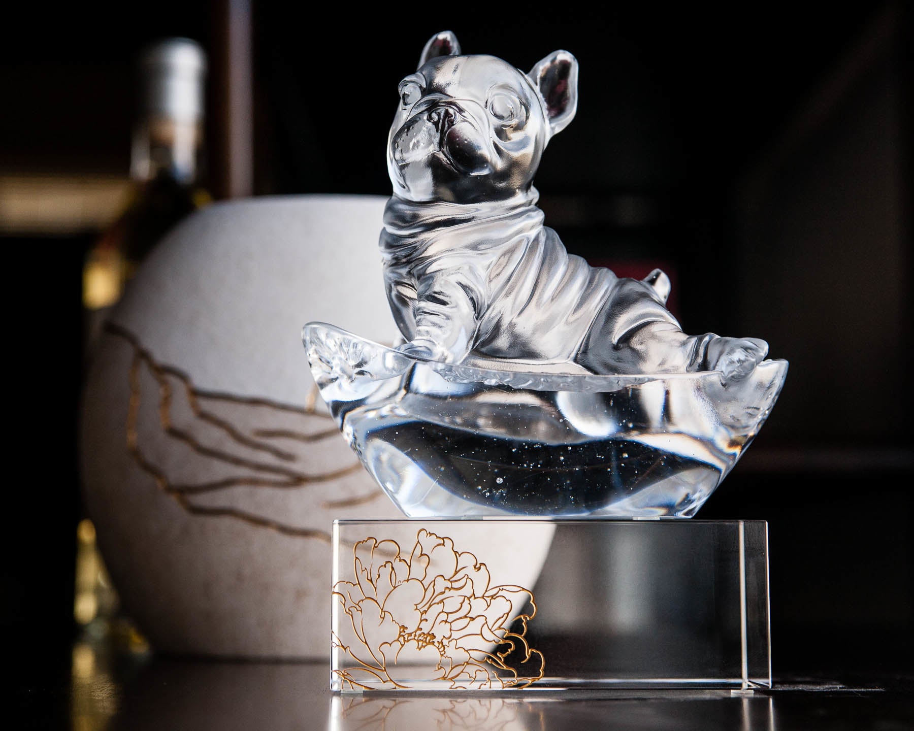 LIULI Crystal Art Crystal French Bulldog Heads Up! (Exclusive U.S. Edition with Gilded Peony Display Base)