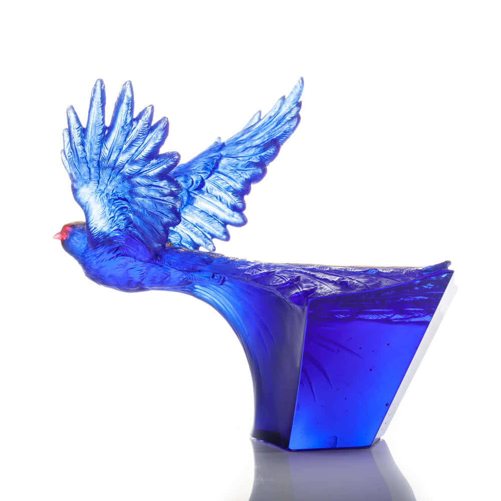 LIULI Crystal Art Aligned with the Light, I am the Prize, Blue Magpie Bird Figurine with GIlded Gold Stripe