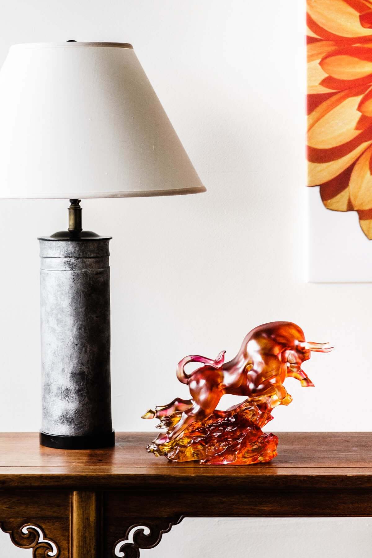 LIULI Crystal Art Crystal Bull Sculpture (Gold/Red Clear Limited Edition)