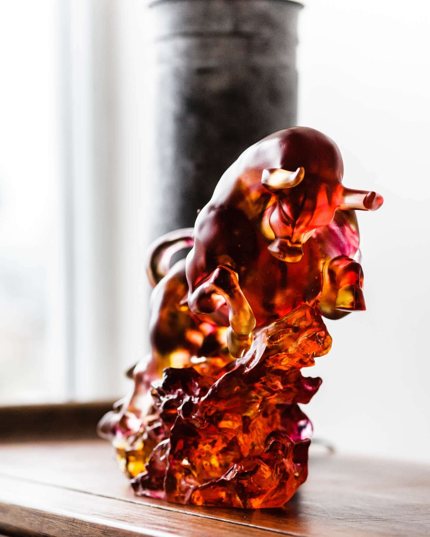 LIULI Crystal Art Crystal Bull Sculpture (Gold/Red Clear Limited Edition)