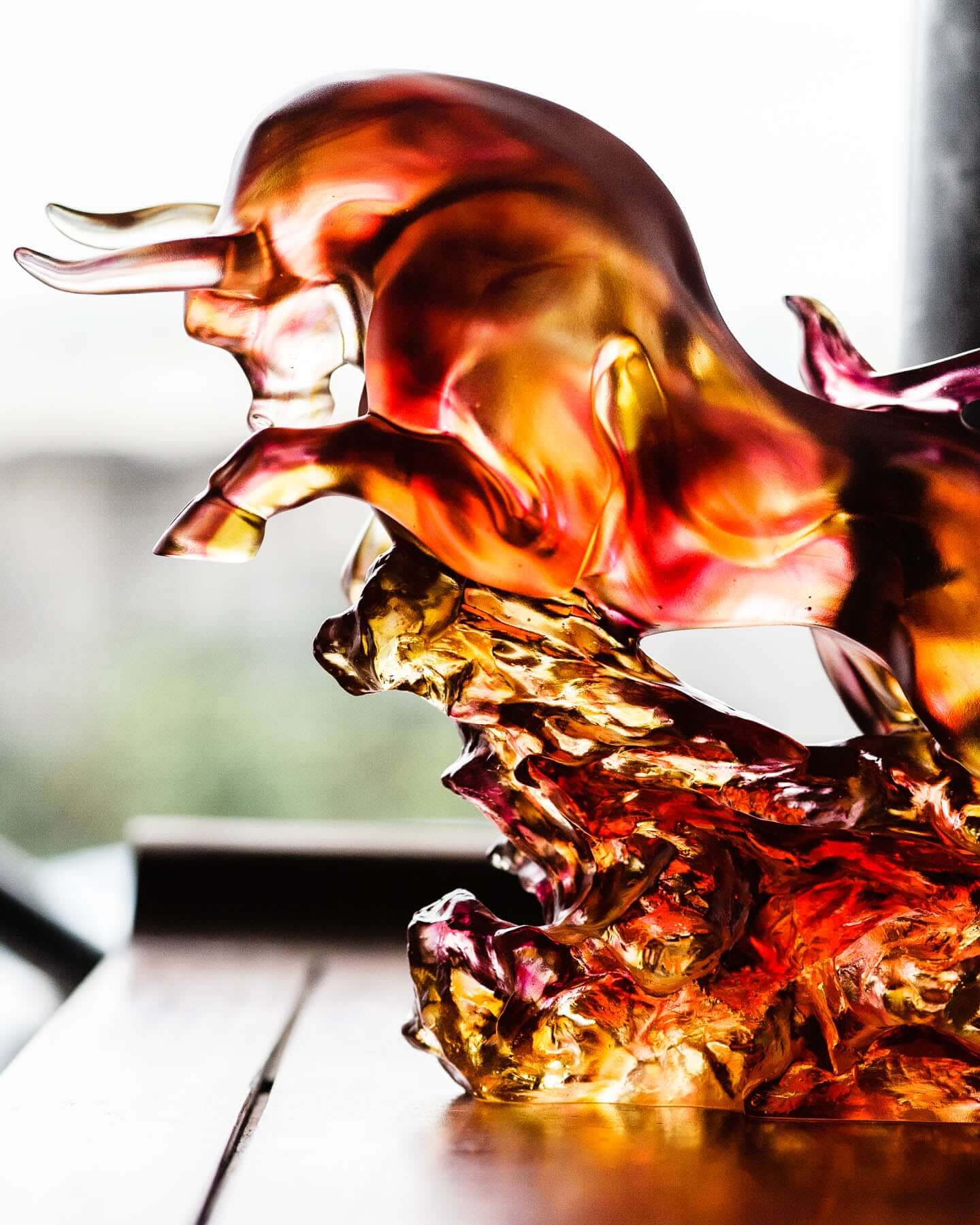 LIULI Crystal Art Crystal Bull Sculpture (Gold/Red Clear Limited Edition)