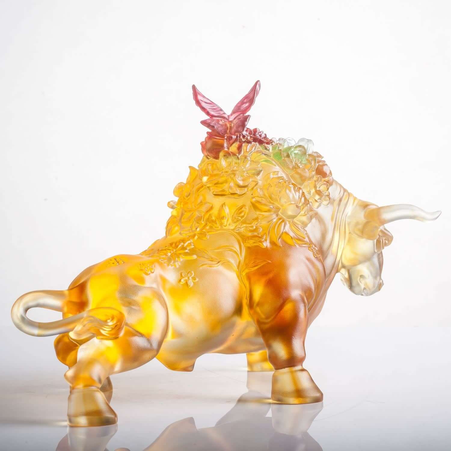 LIULI Crystal Art Crystal Bull, Year of the Ox, "Step into Prosperity"