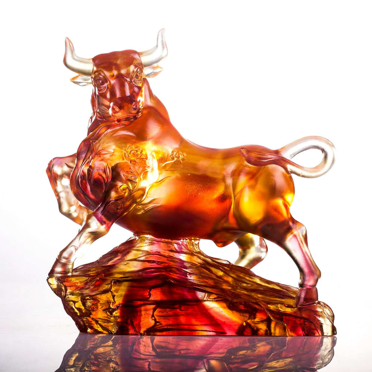 LIULI Crystal Art Crystal Bull Sculpture (Limited Edition)