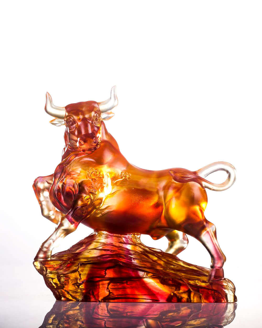 LIULI Crystal Art Crystal Bull Sculpture (Limited Edition)