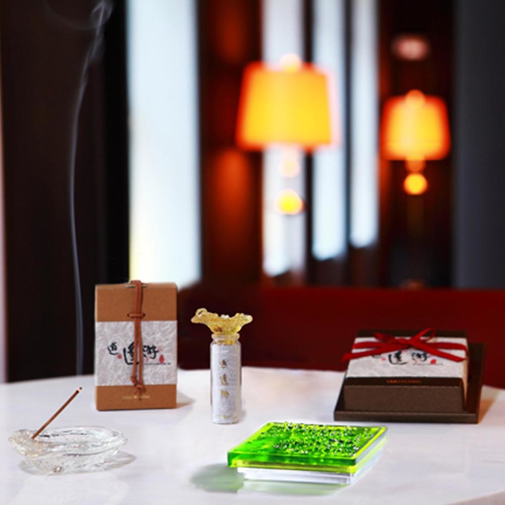 LIULI Crystal Art Crystal Incense Case & "A Happy Excursion - Anonymous" Incense Set in Green