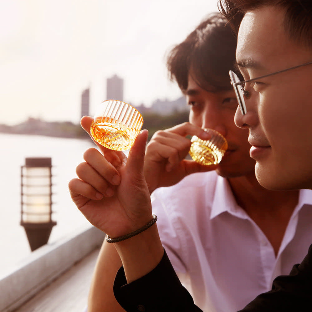 LIULI Crystal Art Crystal Sake Glasses, Shot Glasses, "Auspicious Moon"