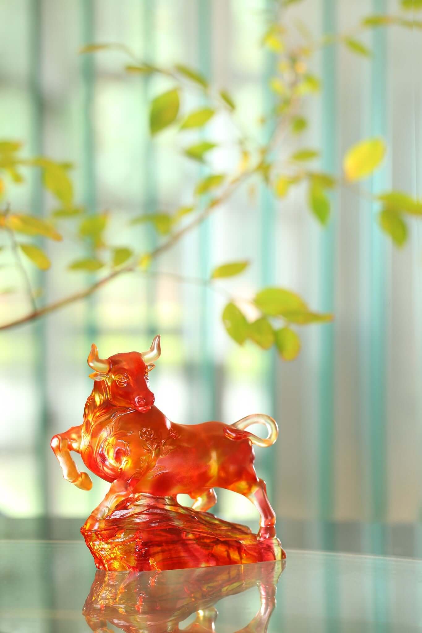 LIULI Crystal Art Crystal Bull Sculpture (Limited Edition)