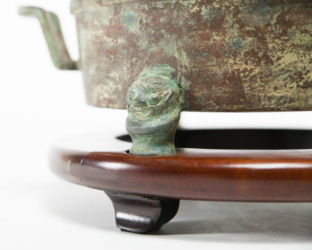 Shallow P'an water vessel