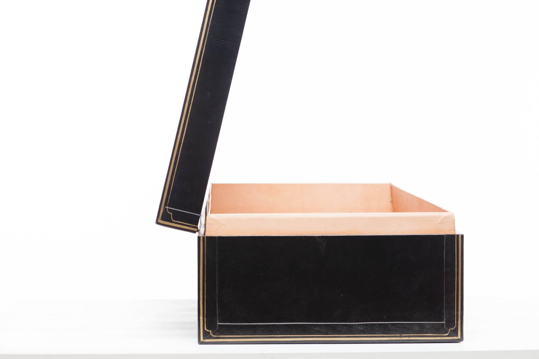 Wide Black Regalia Leather Box (34")