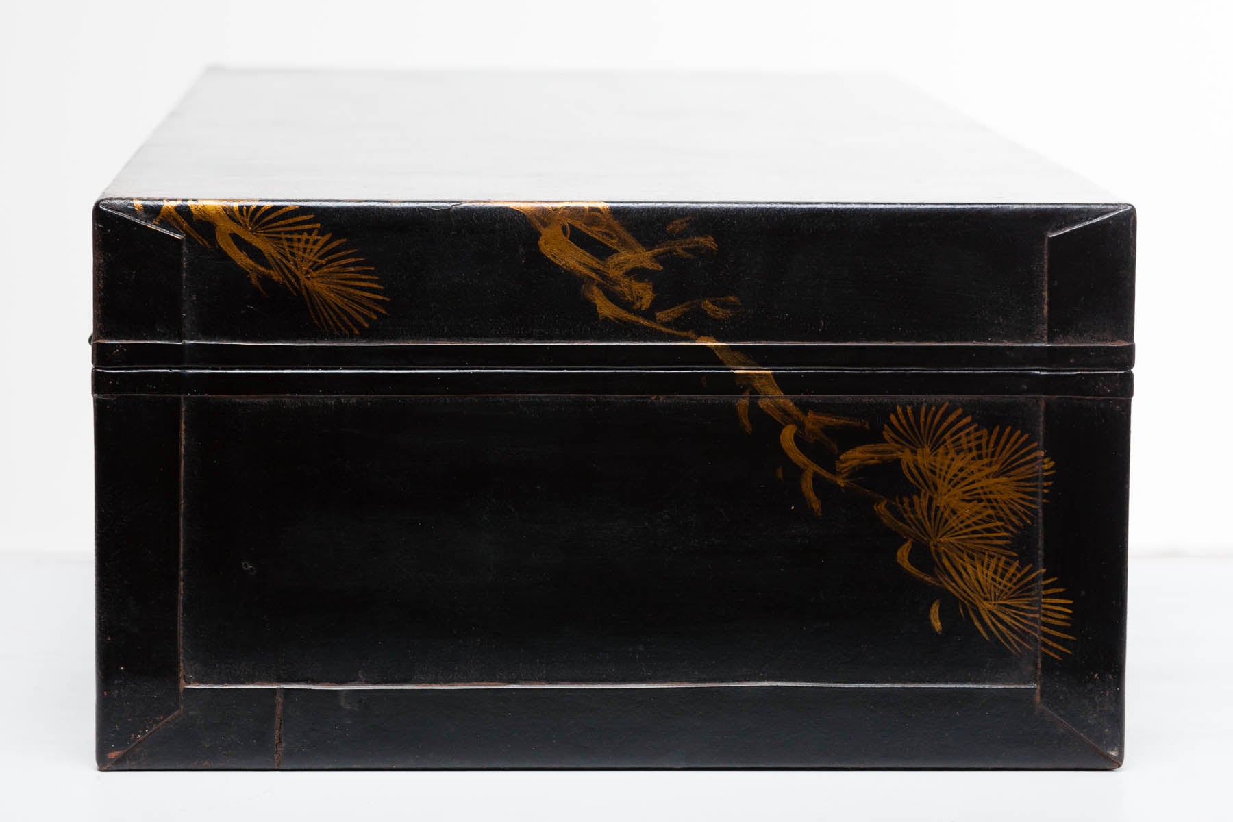 Black Meridian Wide Leather Box (34")