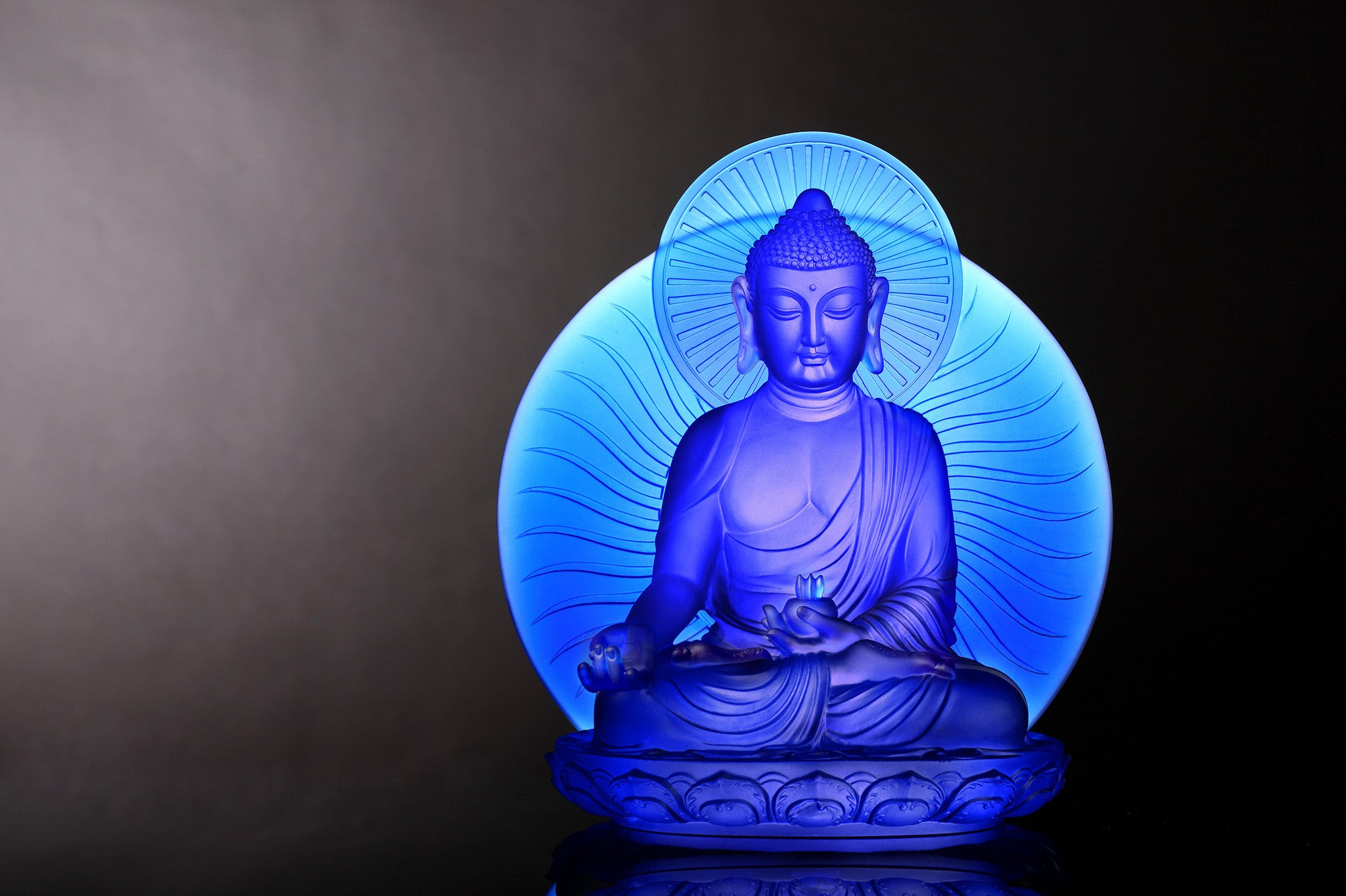 LIULI Crystal Art Crystal Medicine Buddha (Blue)