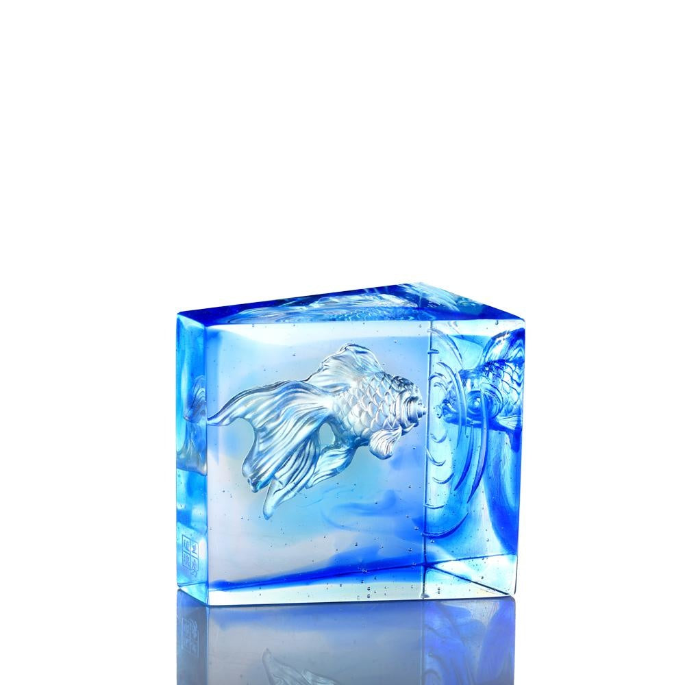LIULI Crystal Art Crystal Goldfish "Swim Toward Freedom" Figurine in Sky Blue/Blue Clear