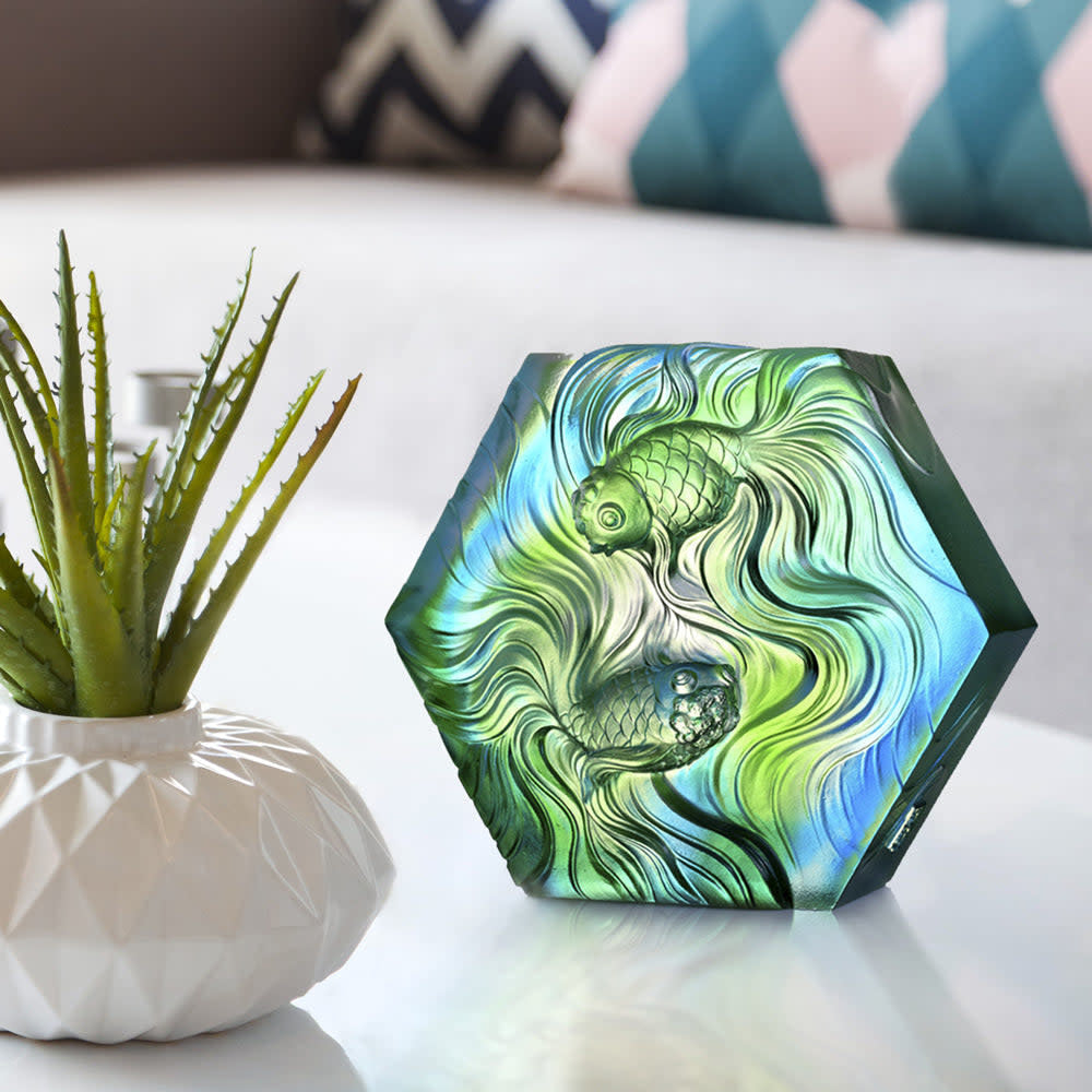LIULI Crystal Art Crystal Fish, Goldfish, "An Exquisite Dance" Paperweight