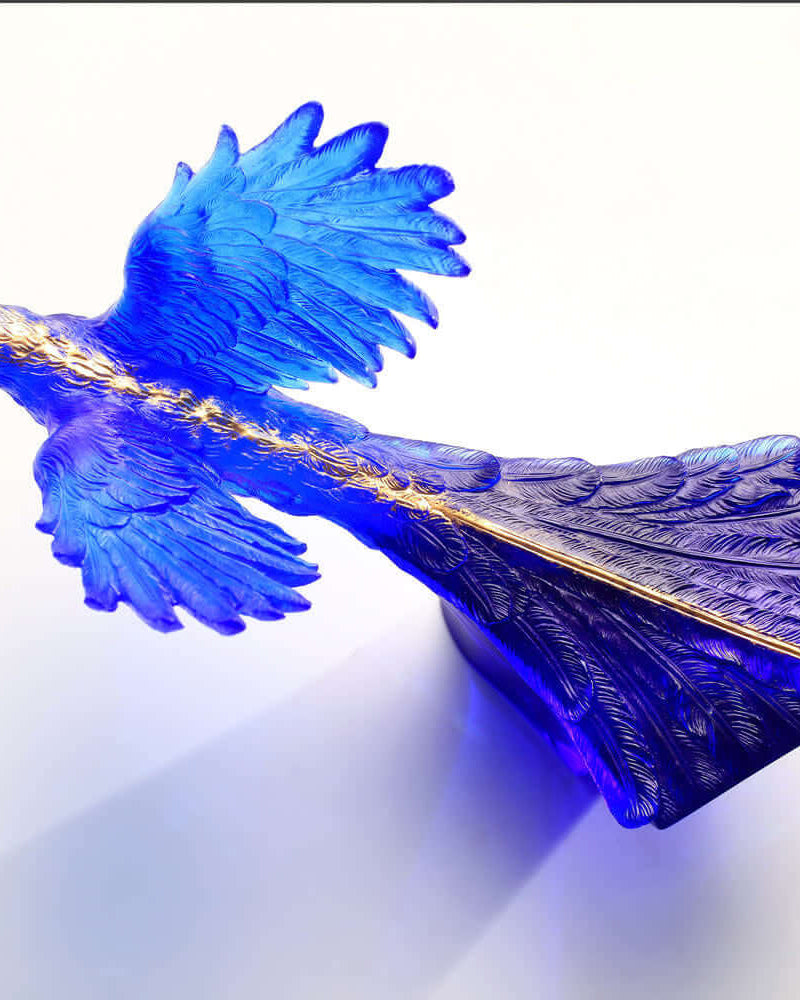 LIULI Crystal Art Aligned with the Light, I am the Prize, Blue Magpie Bird Figurine with GIlded Gold Stripe