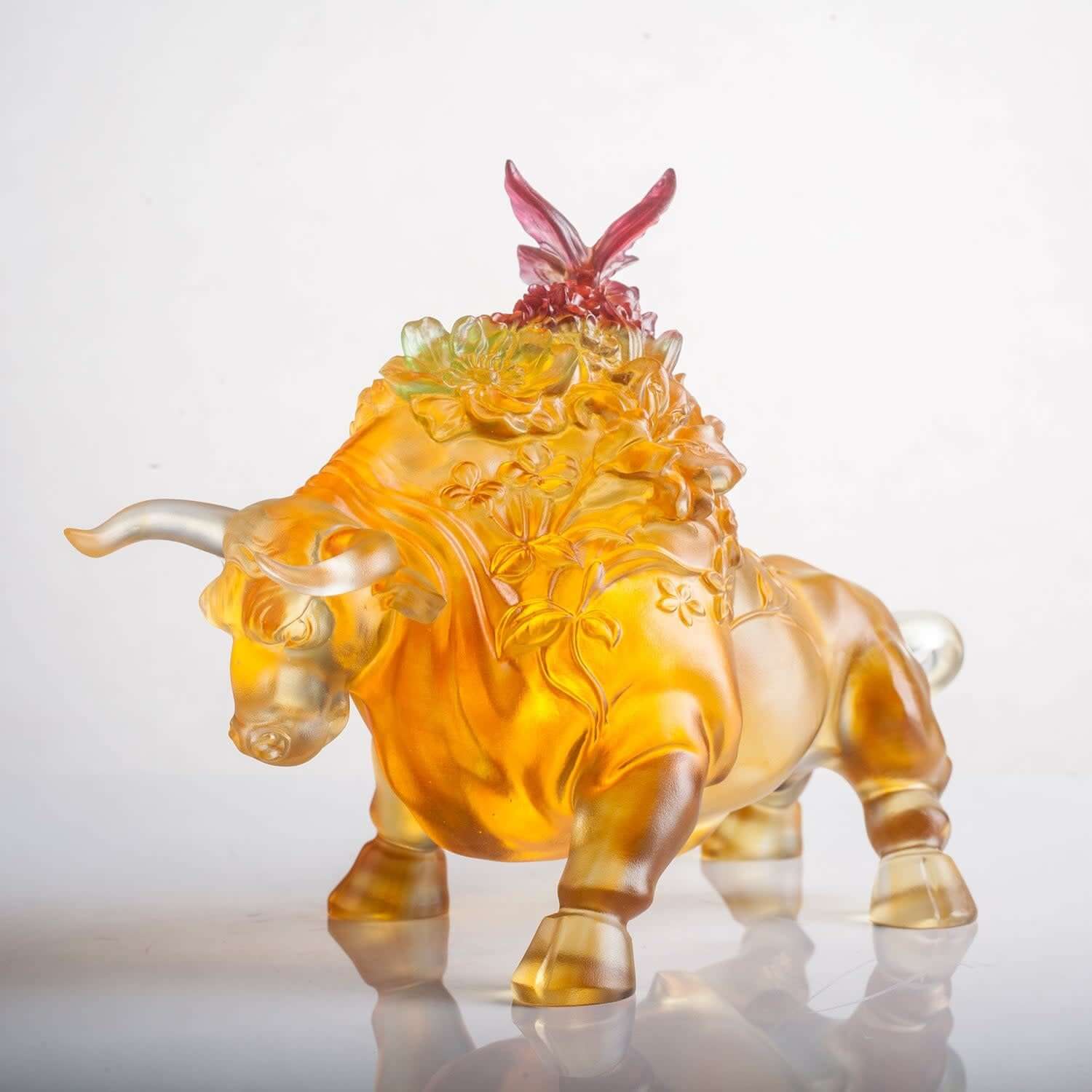 LIULI Crystal Art Crystal Bull, Year of the Ox, "Step into Prosperity"